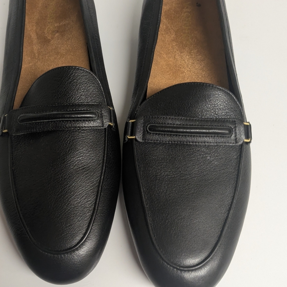 Vionic Black Loafers Classic Leather Flats